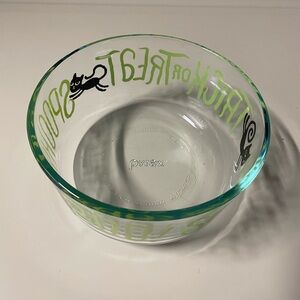 Pyrex Halloween Spooky Cat Glass Bowl with Lid for Food Storage